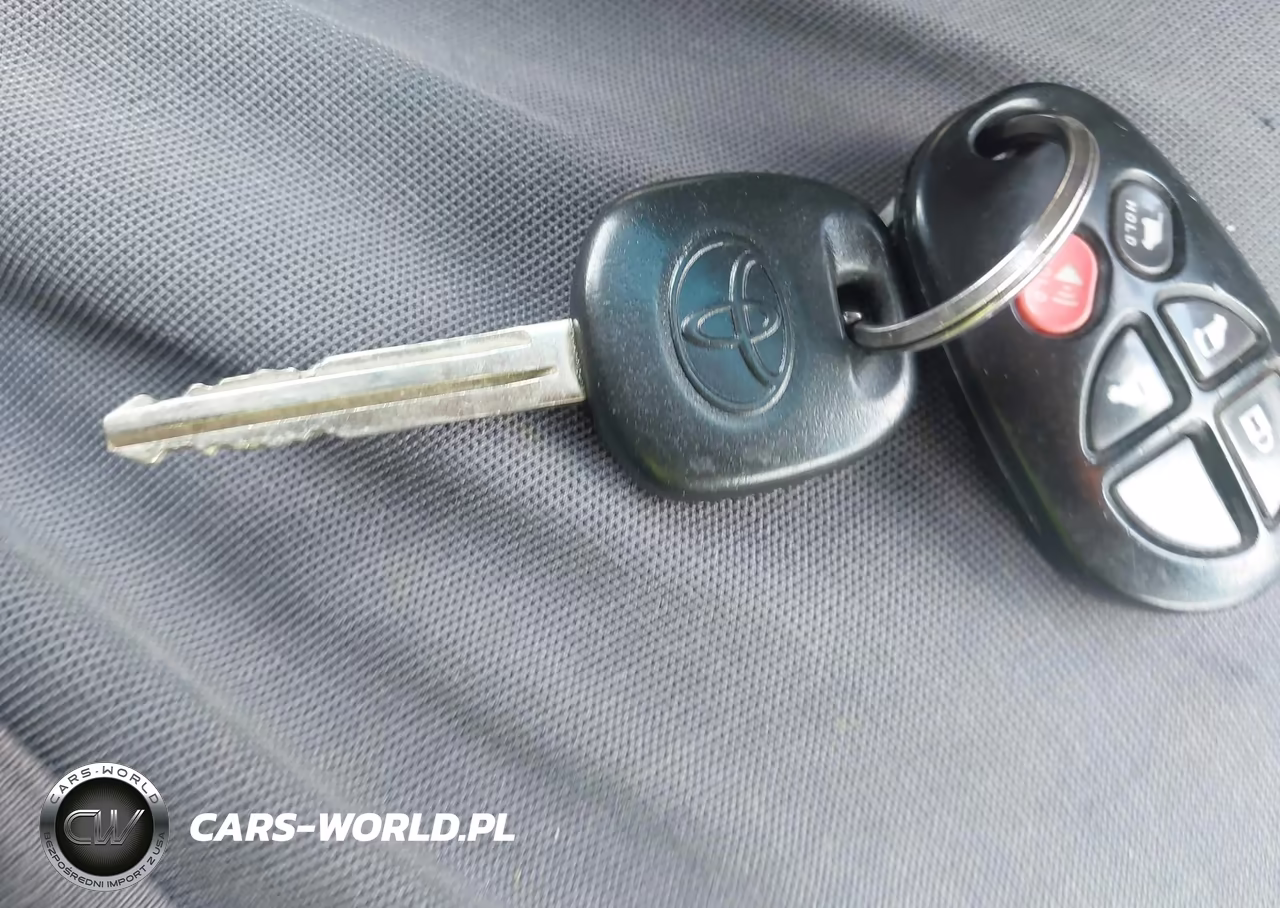 2010 Toyota Sienna Xle VIN:5TDDK4CC8AS028605 - 11
