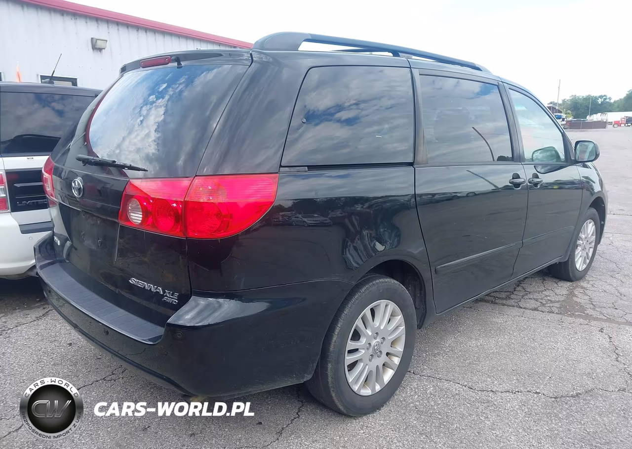2010 Toyota Sienna Xle VIN:5TDDK4CC8AS028605 - 4