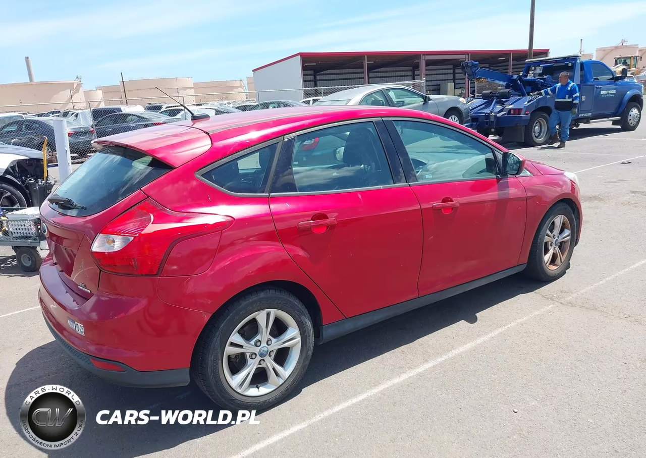 2012 Ford Focus Se VIN:1FAHP3K26CL467690 - 4