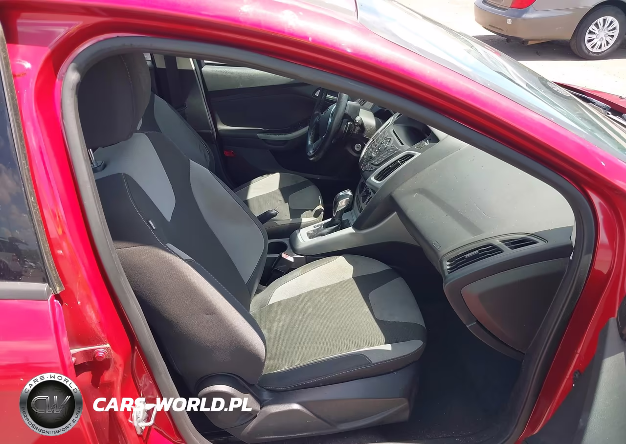 2012 Ford Focus Se VIN:1FAHP3K26CL467690 - 5