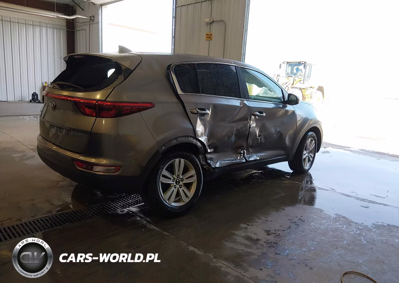 2018 Kia Sportage Lx VIN:KNDPMCACXJ7332002 - 4
