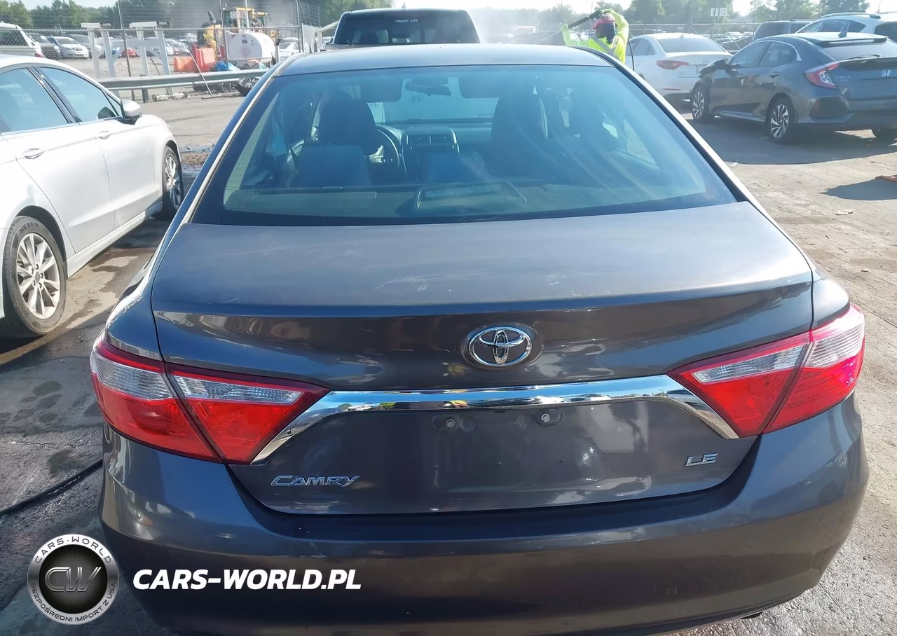 2015 Toyota Camry Le VIN:4T1BF1FK4FU909670 - 16