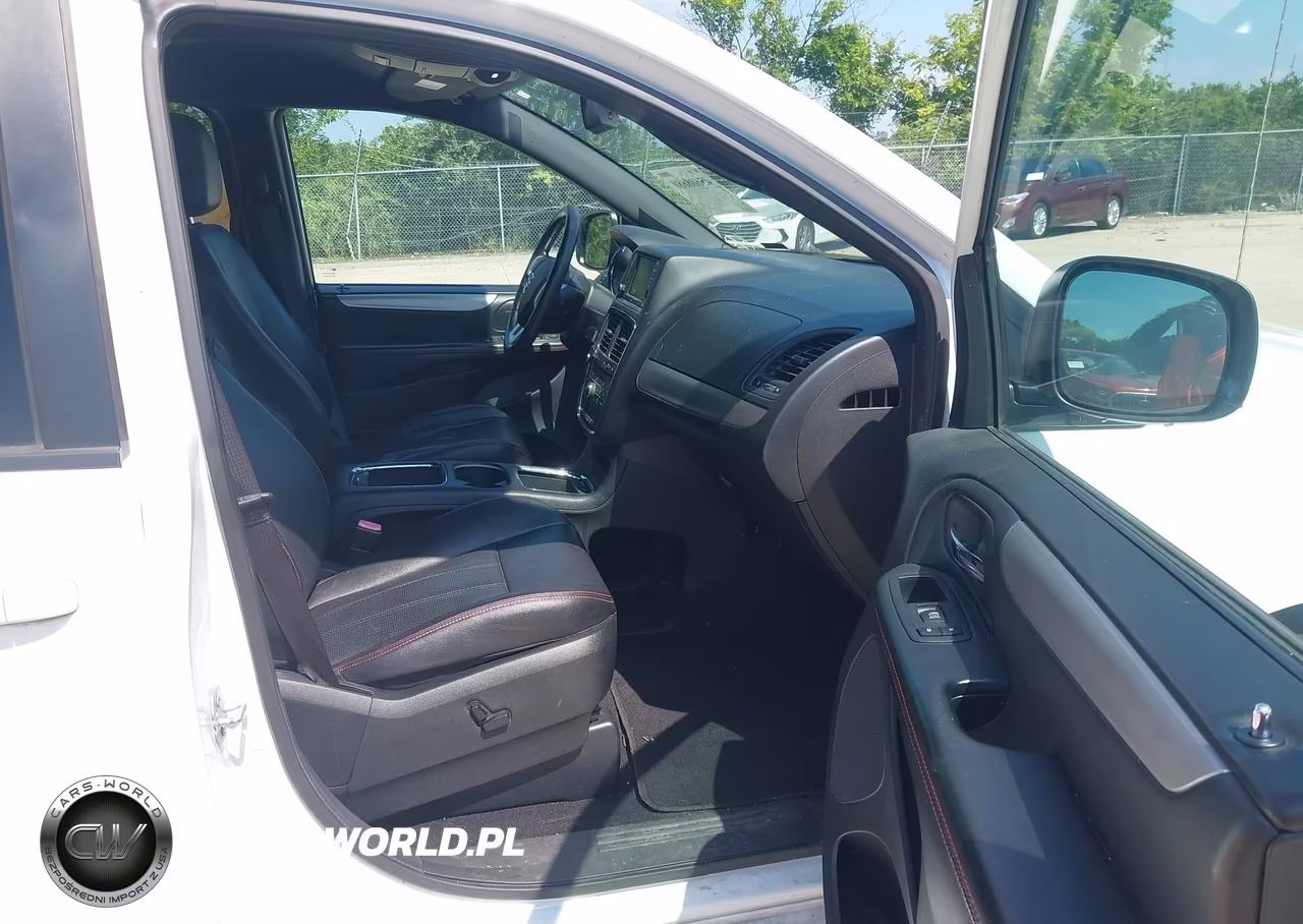 2018 Dodge Grand Caravan Gt VIN:2C4RDGEG3JR340941 - 5