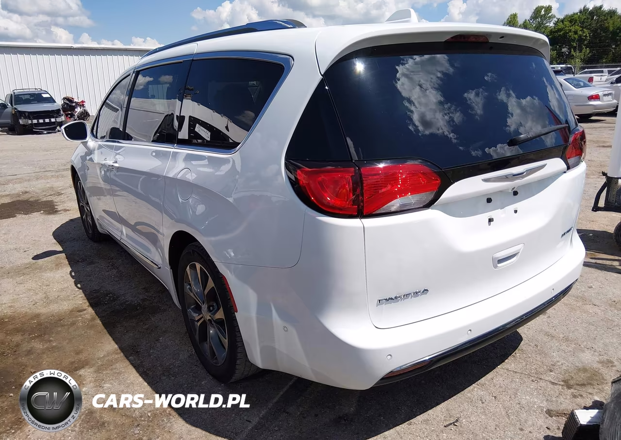 2017 Chrysler Pacifica Limited VIN:2C4RC1GG9HR839685 - 3