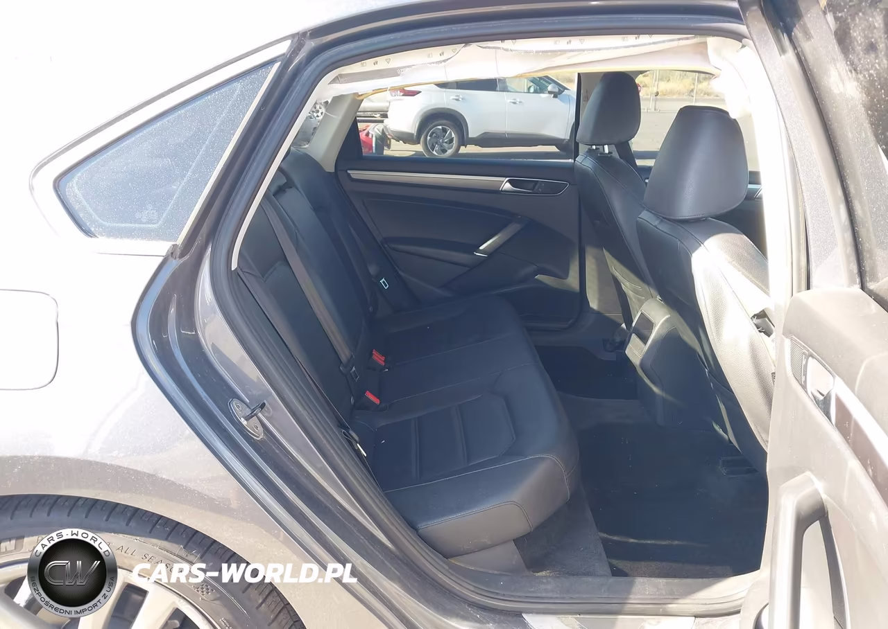 2016 Volkswagen Passat 1.8T R-Line VIN:1VWAS7A34GC065245 - 8