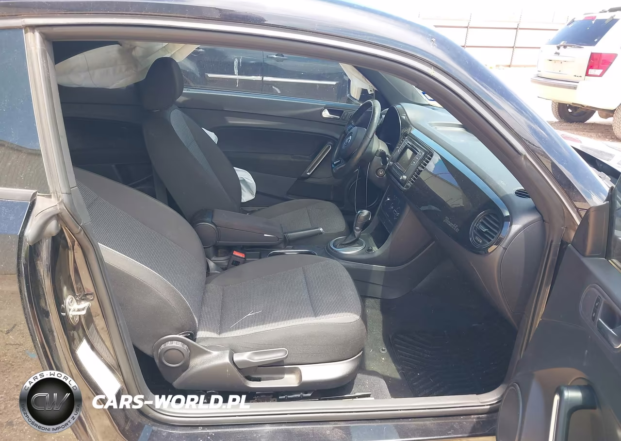 2018 Volkswagen Beetle 2.0T Coast-2.0T S VIN:3VWFD7AT6JM703081 - 5