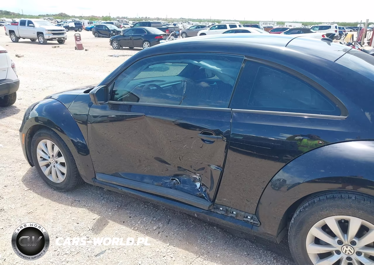 2018 Volkswagen Beetle 2.0T Coast-2.0T S VIN:3VWFD7AT6JM703081 - 6