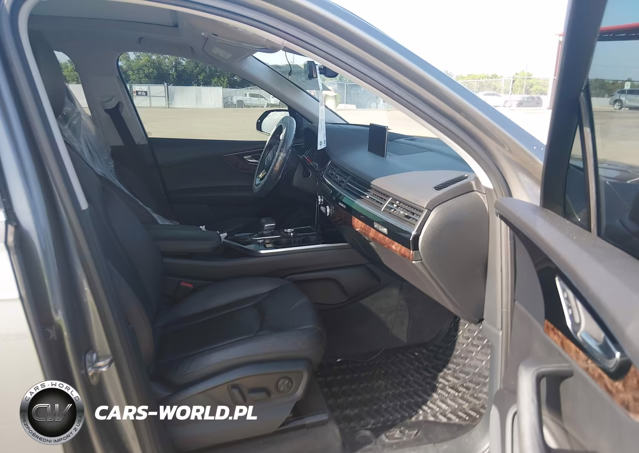 2018 Audi Q7 3.0T Premium VIN:WA1VAAF71JD025278 - 5