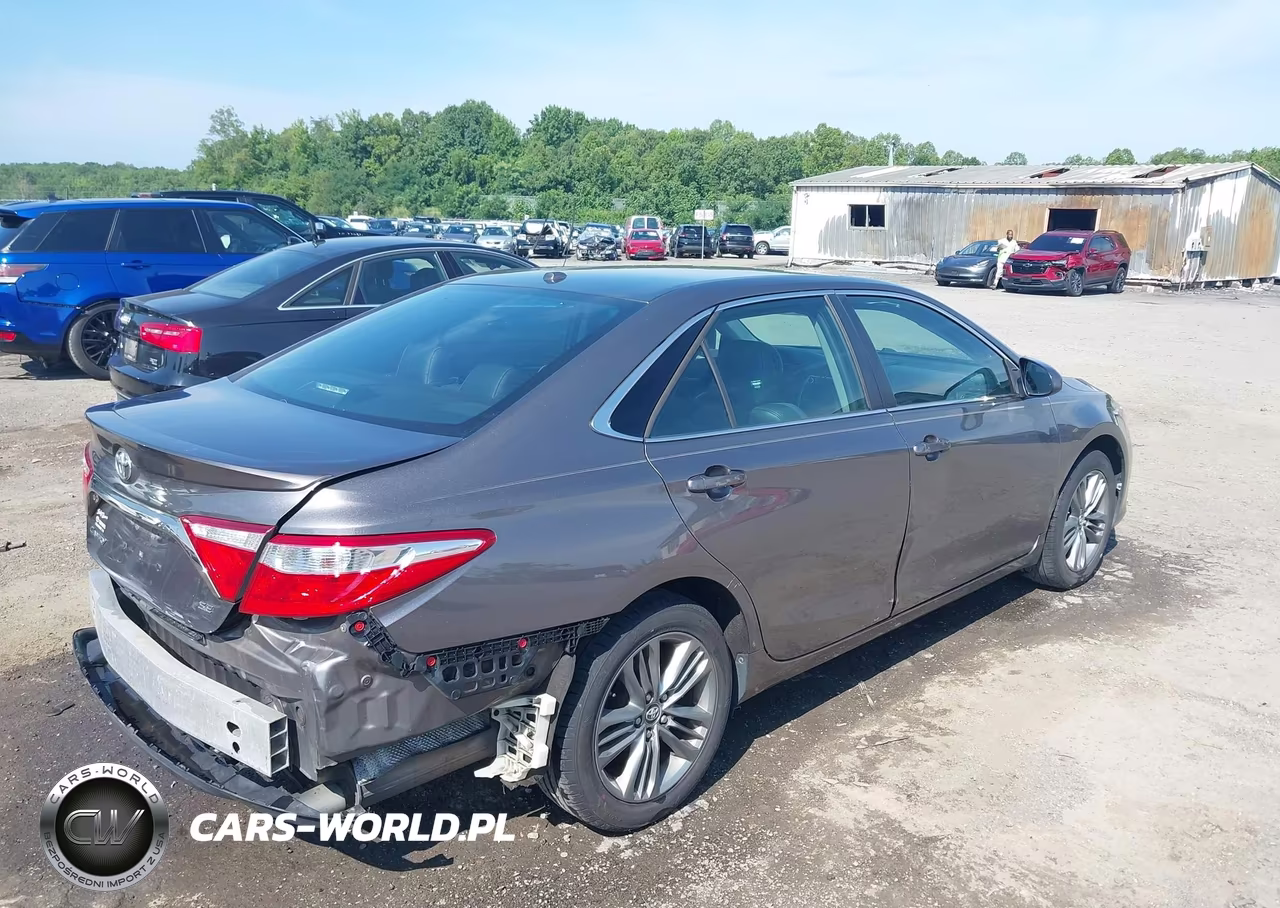 2017 Toyota Camry Se VIN:4T1BF1FK5HU410962 - 4