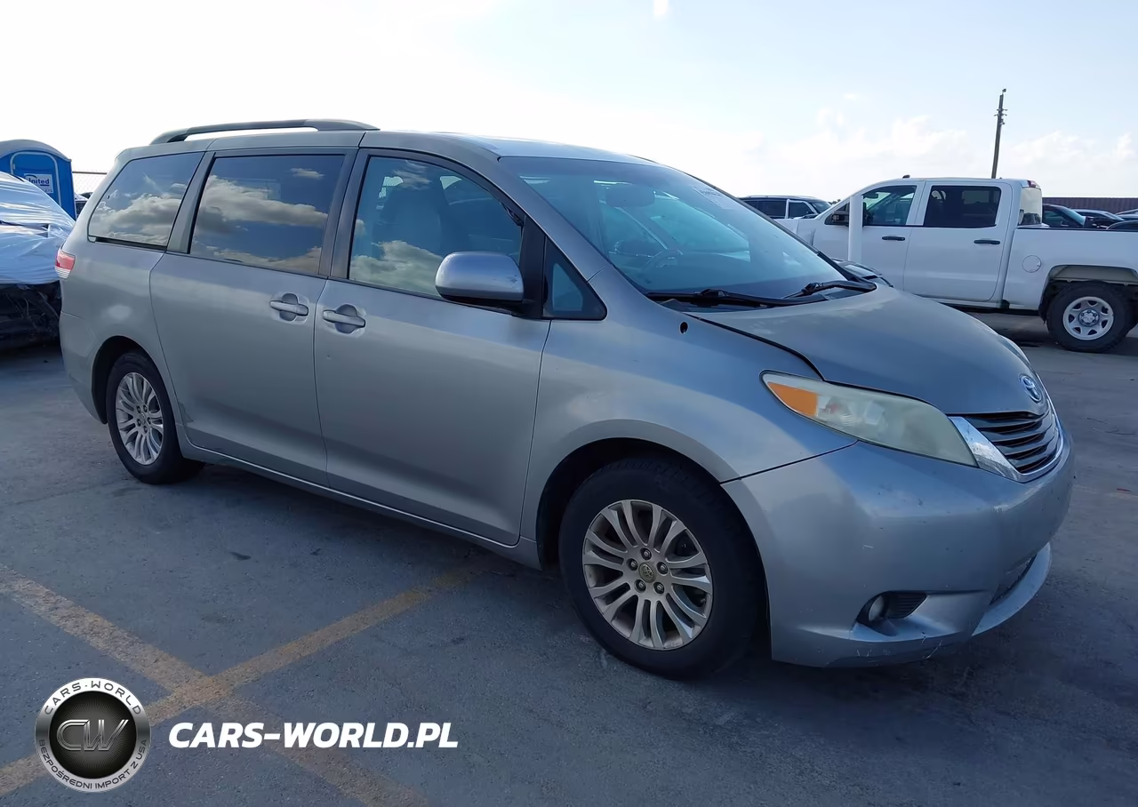 2011 Toyota Sienna Xle V6 – zdjęcie 1 z 18