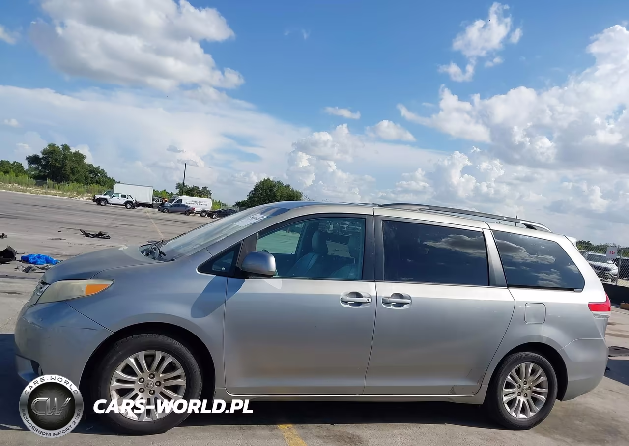 2011 Toyota Sienna Xle V6 VIN:5TDYK3DC0BS104796 - 14