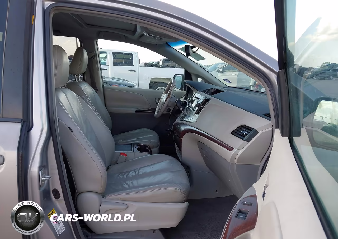 2011 Toyota Sienna Xle V6 VIN:5TDYK3DC0BS104796 - 5
