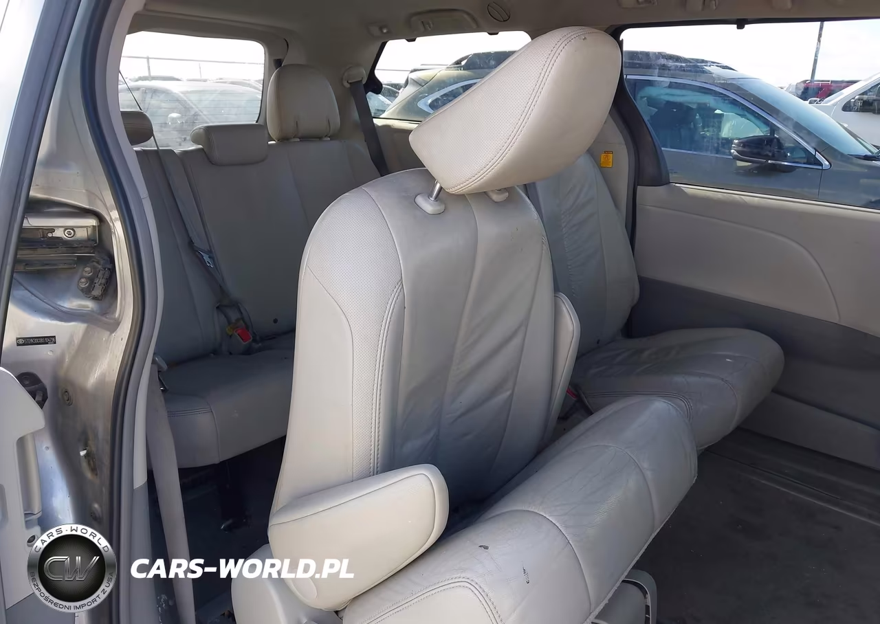 2011 Toyota Sienna Xle V6 VIN:5TDYK3DC0BS104796 - 8