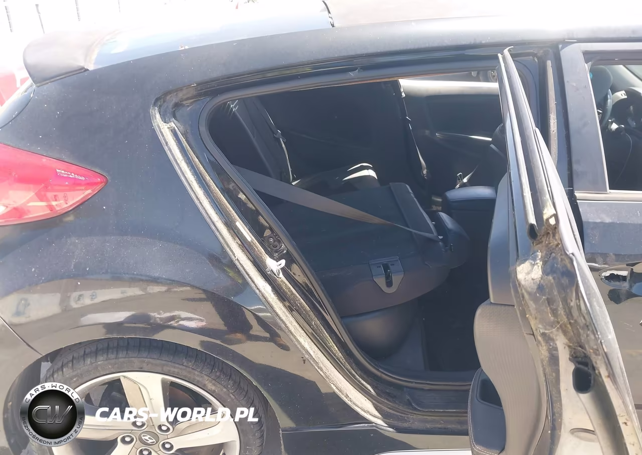 2015 Hyundai Veloster Turbo VIN:KMHTC6AE4FU221695 - 8