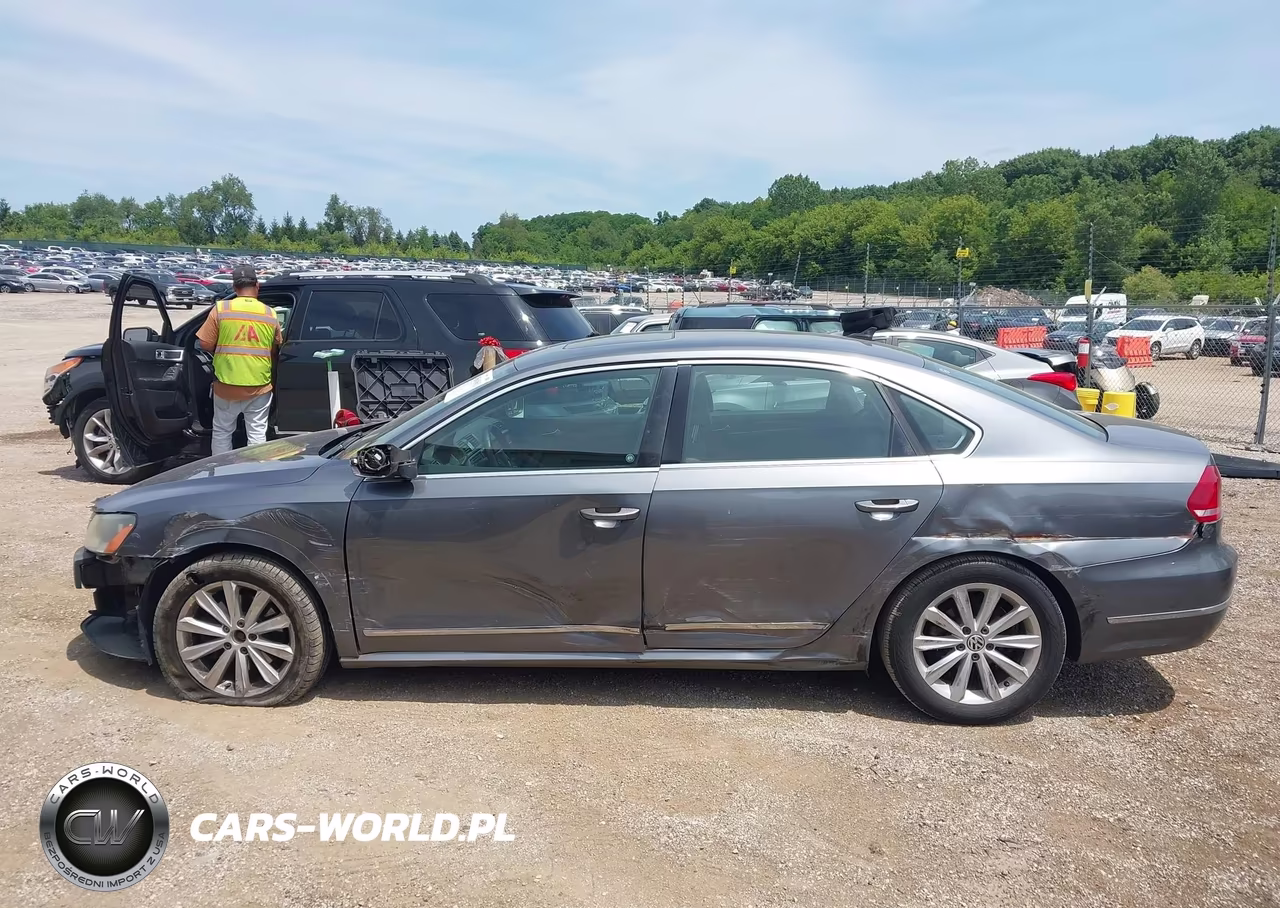 2013 Volkswagen Passat 2.5L Sel VIN:1VWCP7A38DC021173 - 15