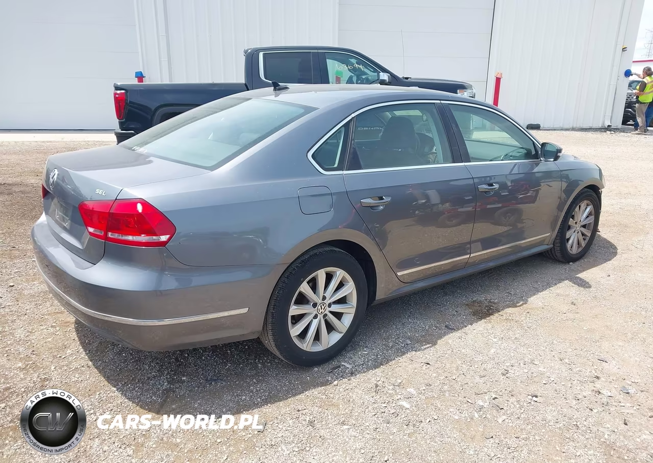 2013 Volkswagen Passat 2.5L Sel VIN:1VWCP7A38DC021173 - 4