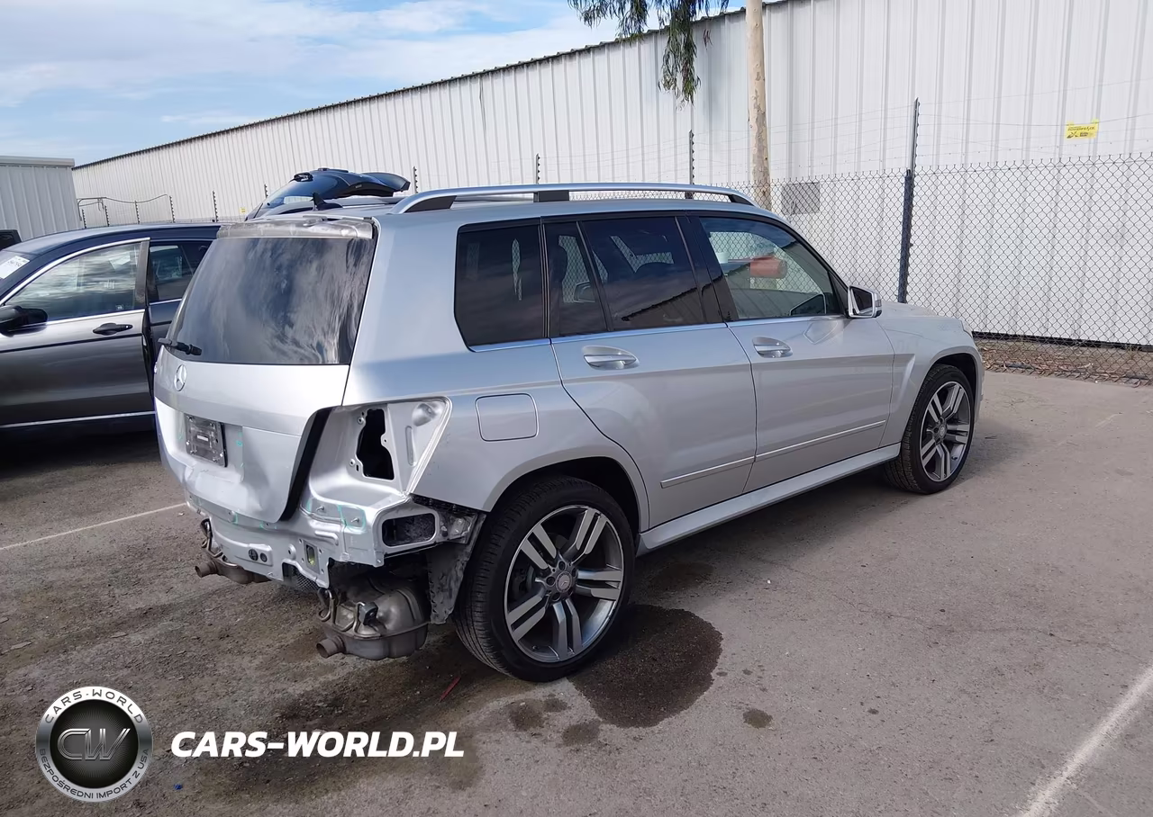2015 Mercedes-Benz Glk 350 VIN:WDCGG5HB0FG339686 - 4