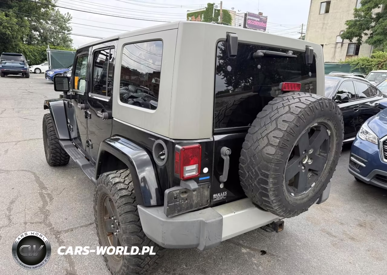 2008 Jeep Wrangler Unlimited Sahara VIN:1J8GA59158L623847 - 3