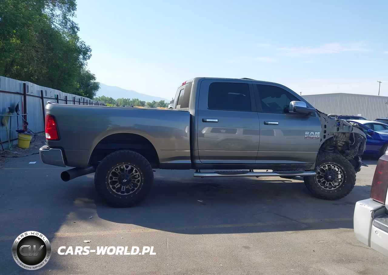 2013 Ram 2500 Laramie VIN:3C6UR5FL8DG530277 - 13