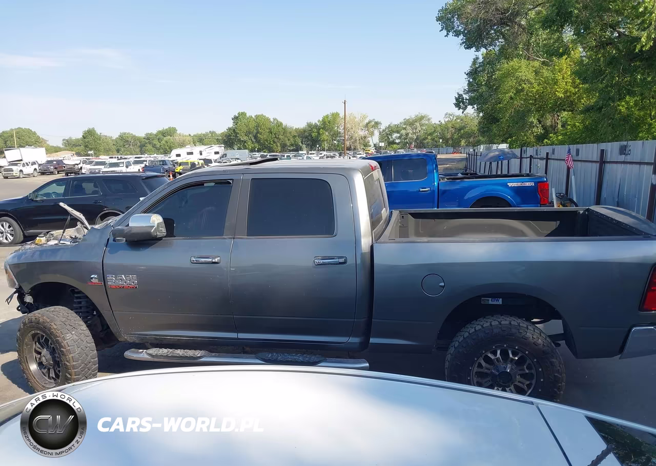 2013 Ram 2500 Laramie VIN:3C6UR5FL8DG530277 - 14