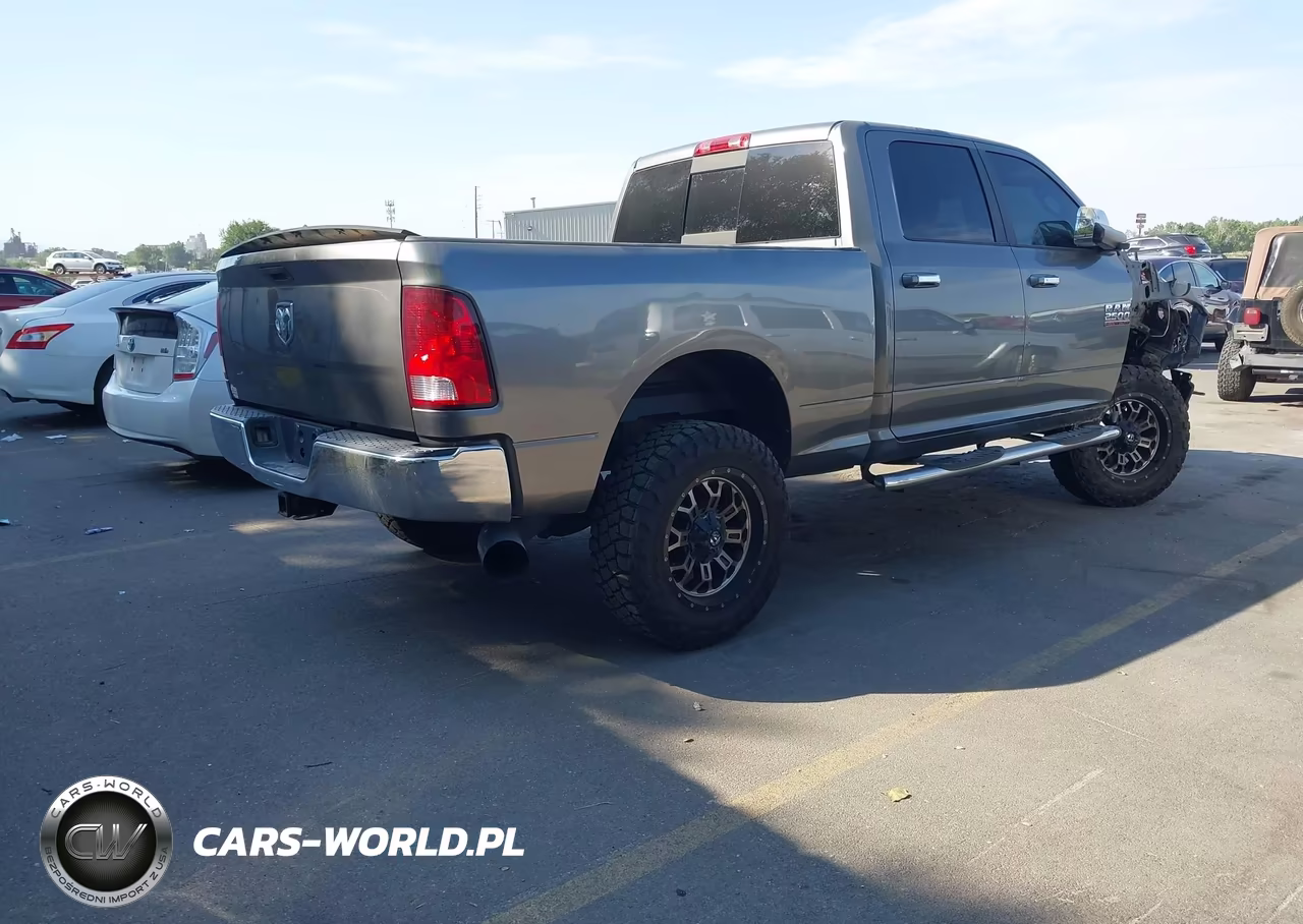 2013 Ram 2500 Laramie VIN:3C6UR5FL8DG530277 - 4