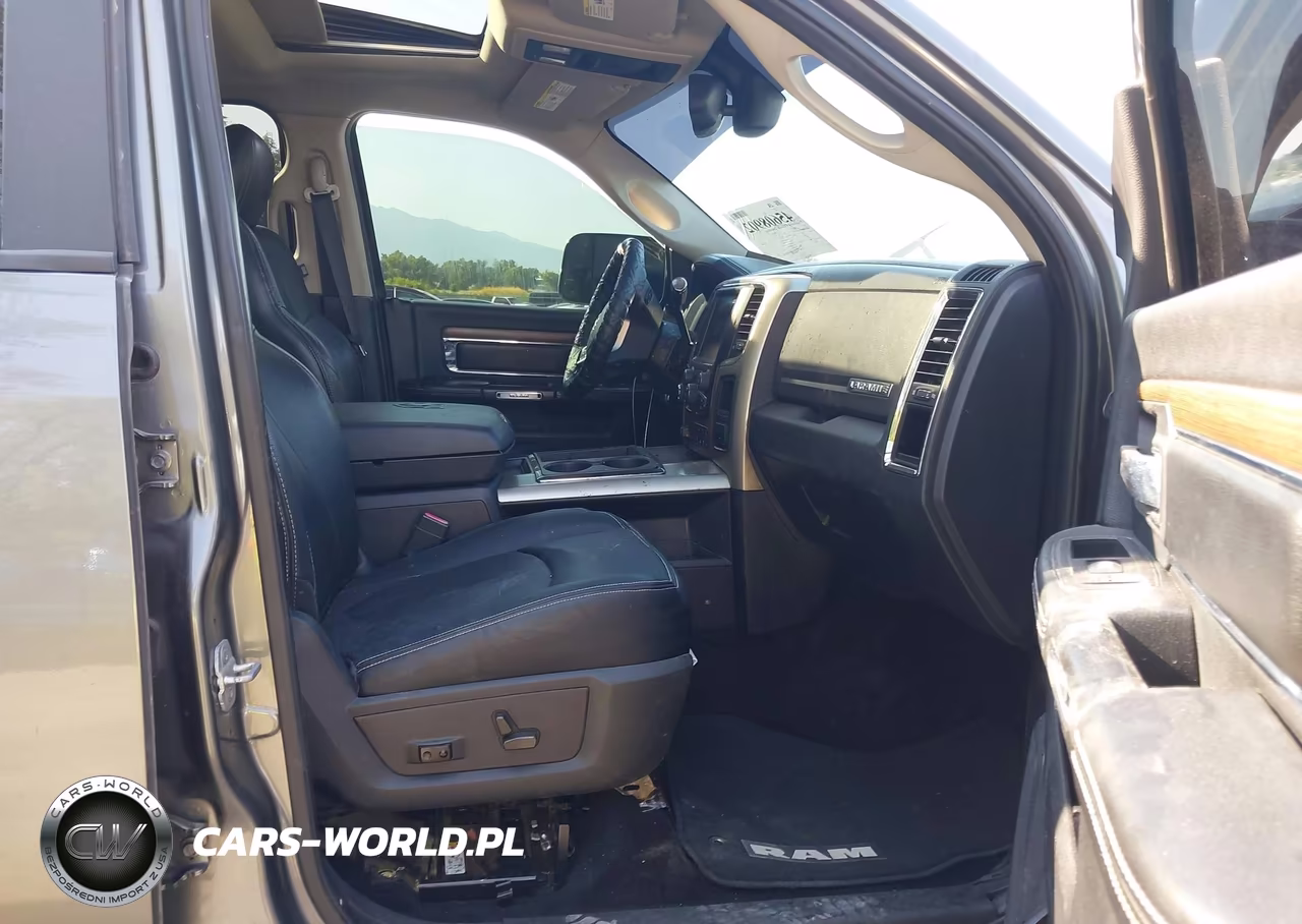 2013 Ram 2500 Laramie VIN:3C6UR5FL8DG530277 - 5