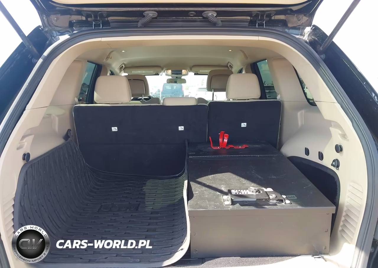 2018 Jeep Grand Cherokee Laredo E 4X4 VIN:1C4RJFAG2JC278160 - 12