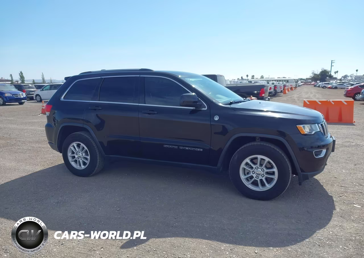 2018 Jeep Grand Cherokee Laredo E 4X4 VIN:1C4RJFAG2JC278160 - 14