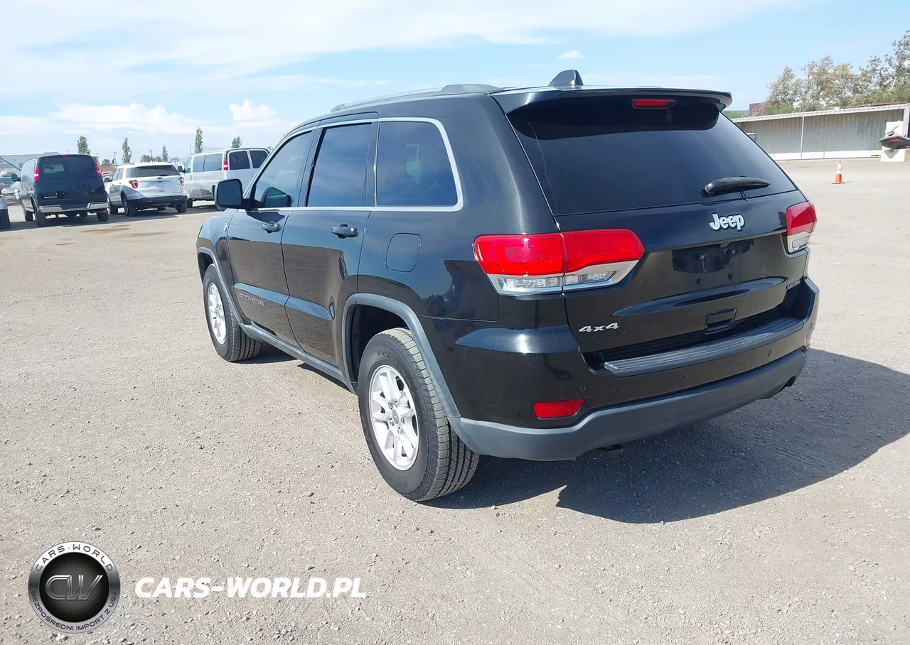 2018 Jeep Grand Cherokee Laredo E 4X4 VIN:1C4RJFAG2JC278160 - 3