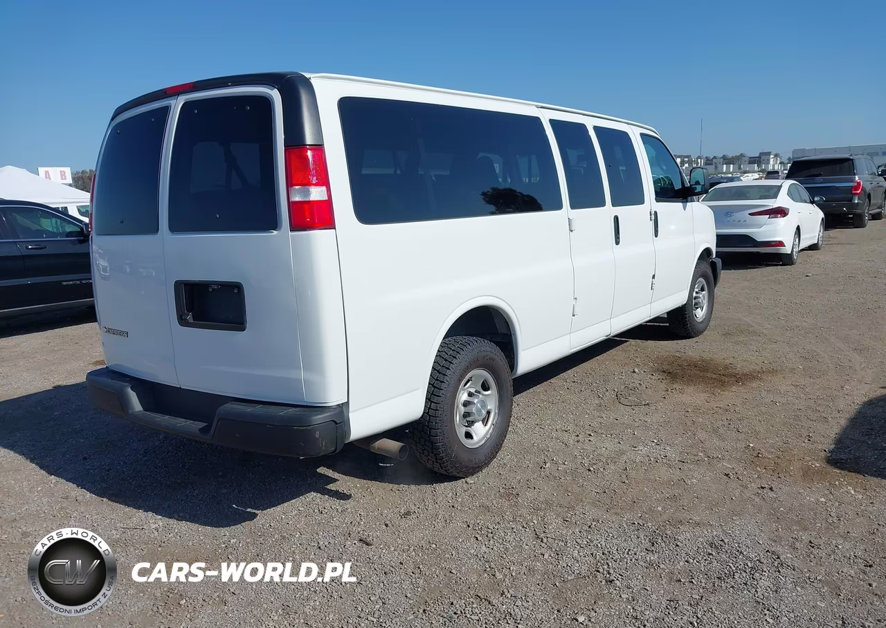 2019 Chevrolet Express 3500 Ls VIN:1GAZGNFG2K1328885 - 4