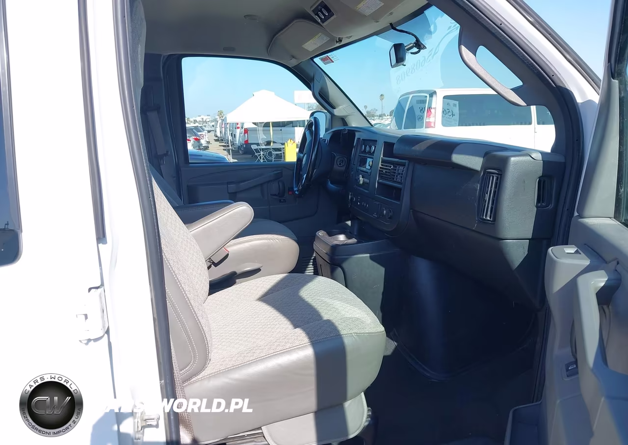 2019 Chevrolet Express 3500 Ls VIN:1GAZGNFG2K1328885 - 5