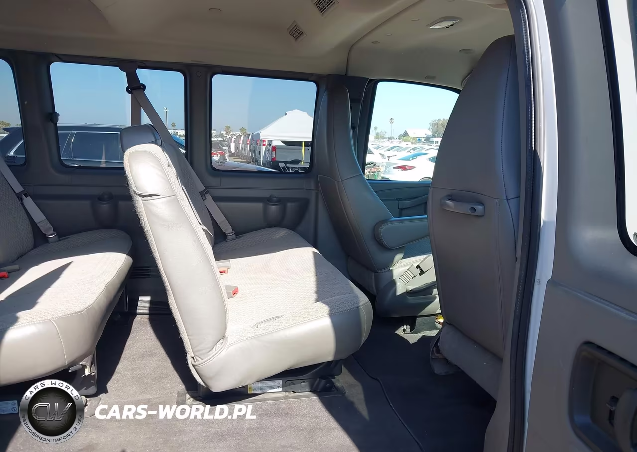 2019 Chevrolet Express 3500 Ls VIN:1GAZGNFG2K1328885 - 8