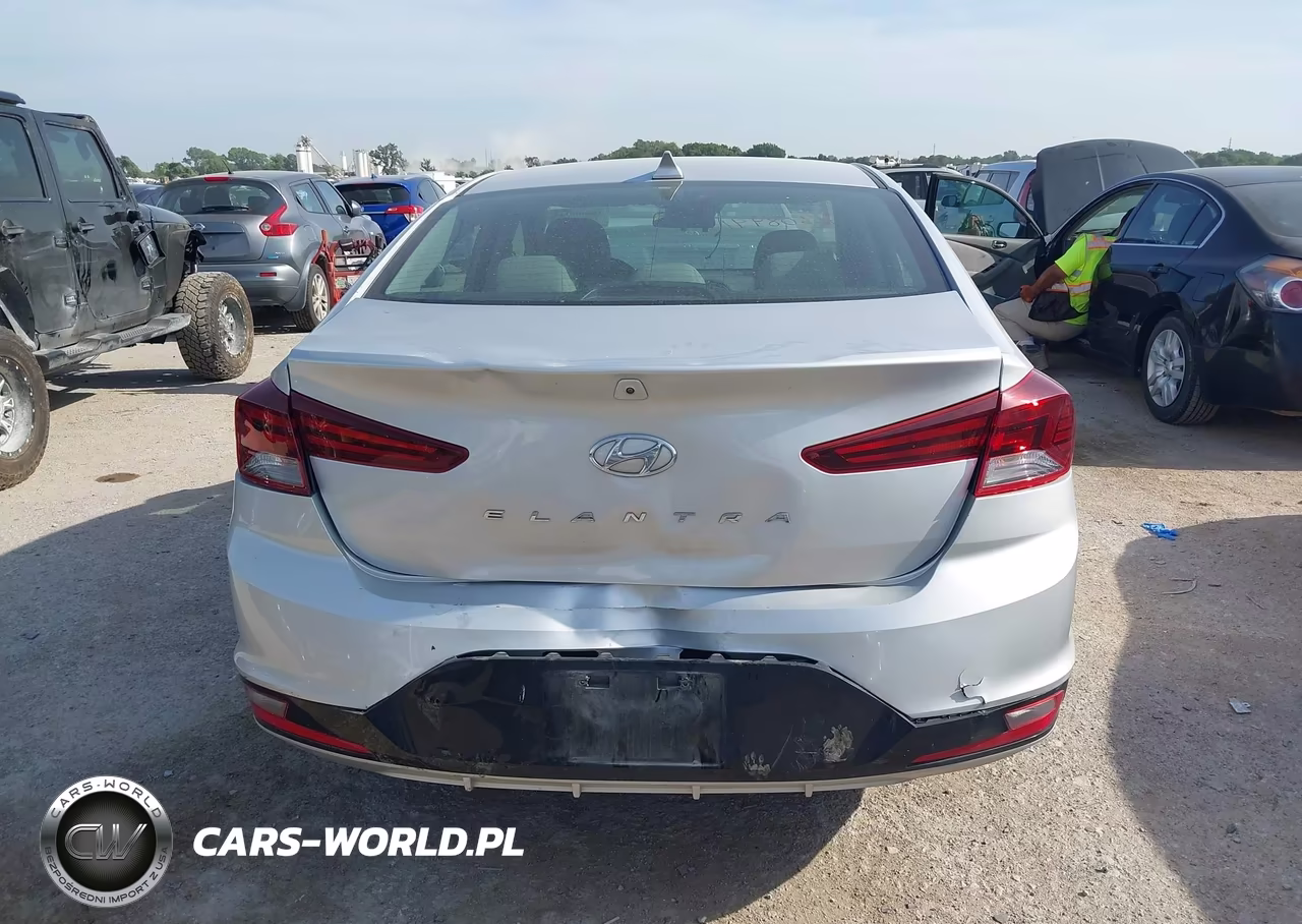 2019 Hyundai Elantra Sel VIN:5NPD84LF0KH460699 - 16