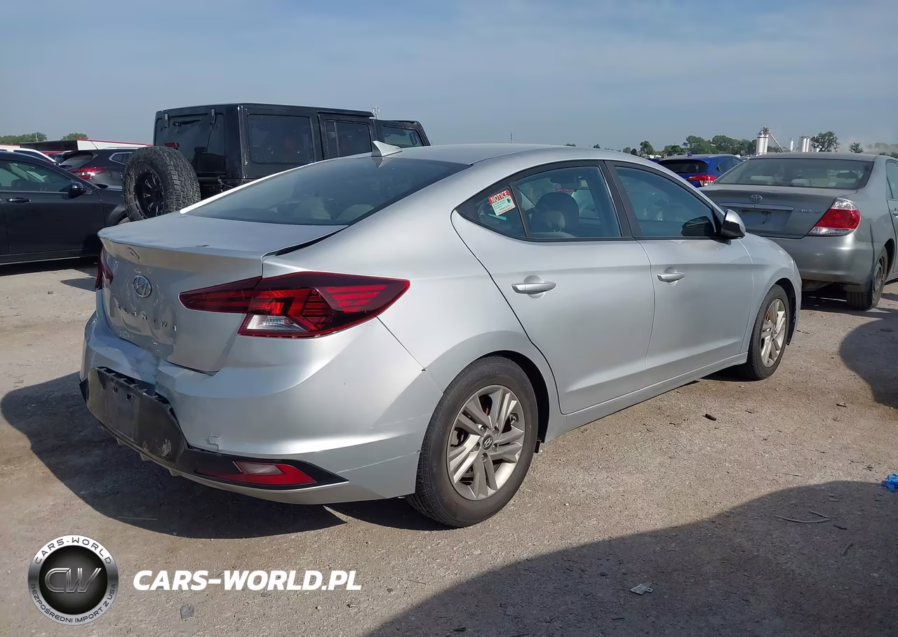 2019 Hyundai Elantra Sel VIN:5NPD84LF0KH460699 - 4
