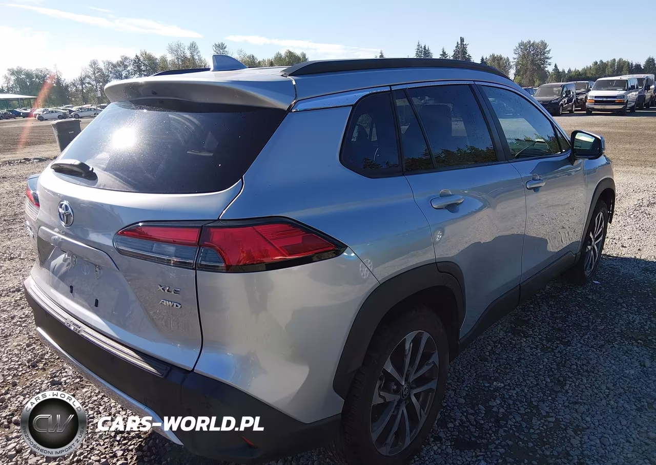 2022 Toyota Corolla Cross Xle VIN:7MUEAABG4NV014190 - 4