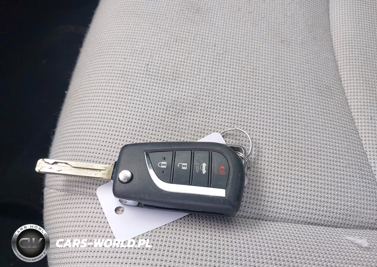 2020 Toyota Corolla Le VIN:JTDEPRAE8LJ050319 - 11