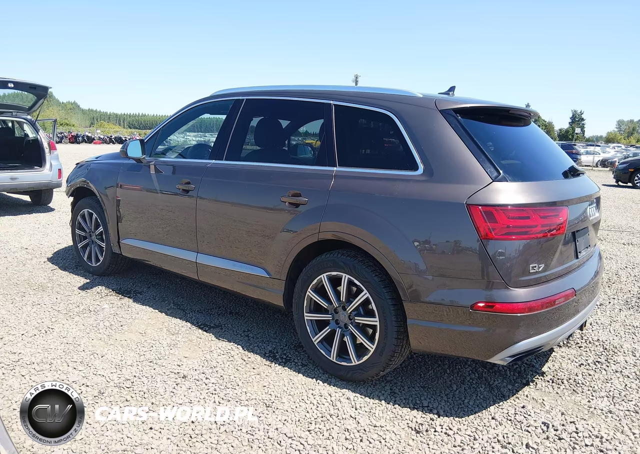 2017 Audi Q7 3.0T Premium VIN:WA1LAAF77HD015162 - 3