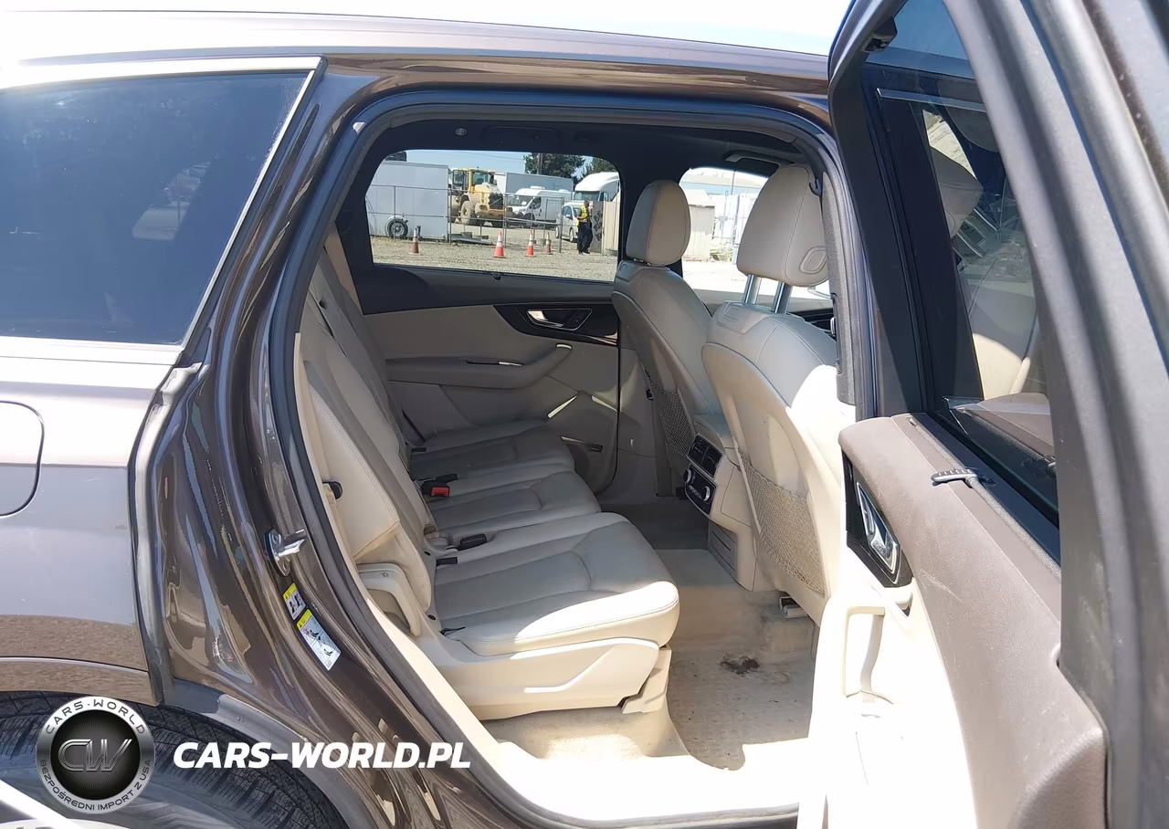 2017 Audi Q7 3.0T Premium VIN:WA1LAAF77HD015162 - 8