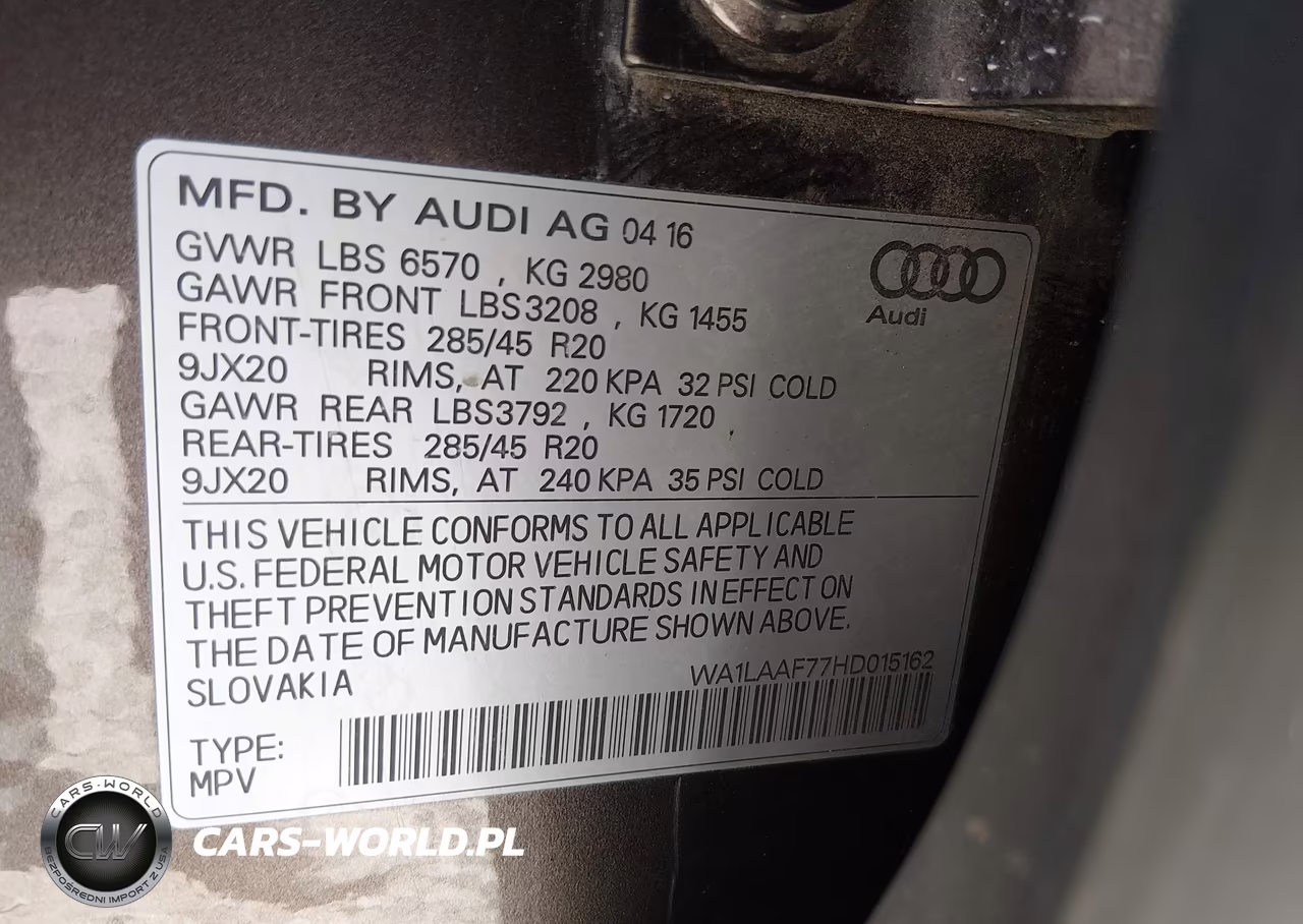 2017 Audi Q7 3.0T Premium VIN:WA1LAAF77HD015162 - 9