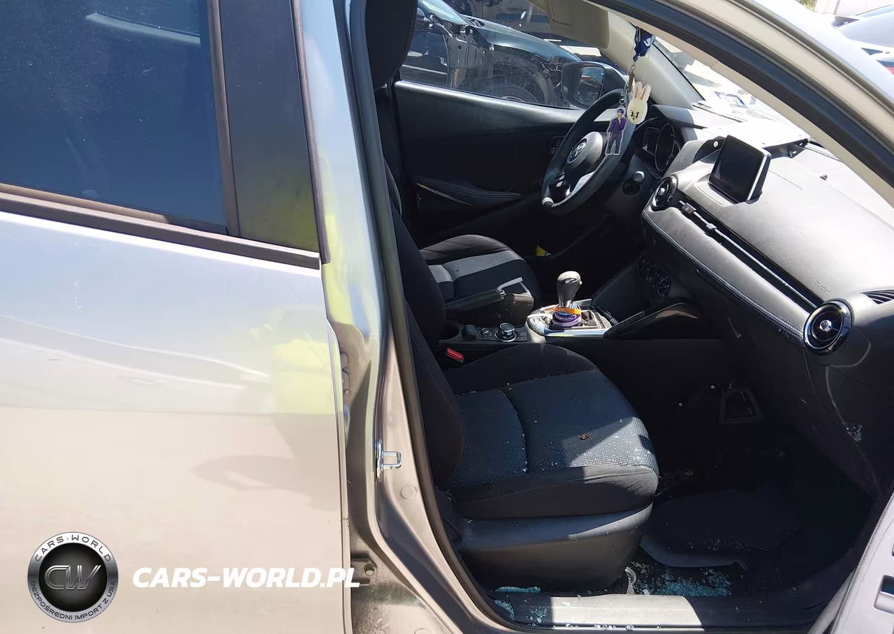 2016 Scion Ia VIN:3MYDLBZV4GY107881 - 5