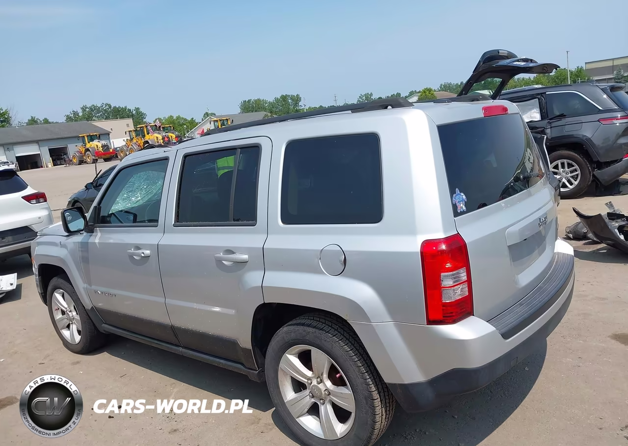 2012 Jeep Patriot Latitude VIN:1C4NJPFB1CD605646 - 3