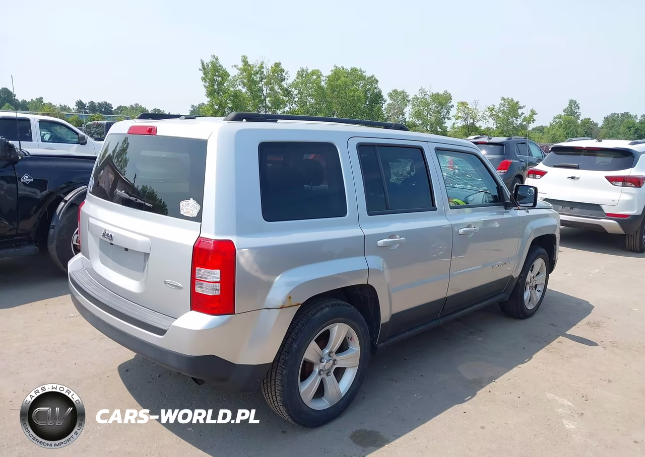 2012 Jeep Patriot Latitude VIN:1C4NJPFB1CD605646 - 4
