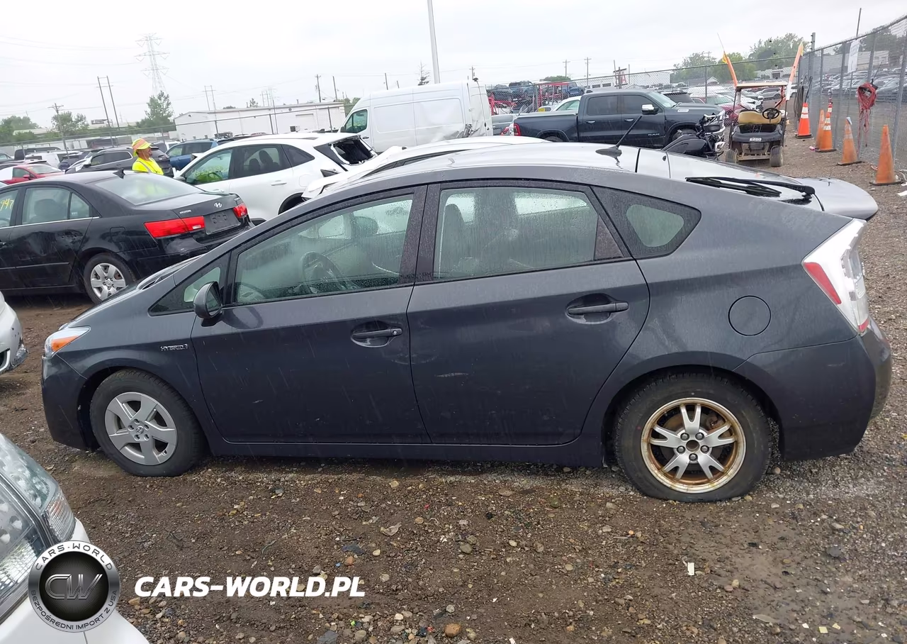 2011 Toyota Prius Four VIN:JTDKN3DU2B0322764 - 14