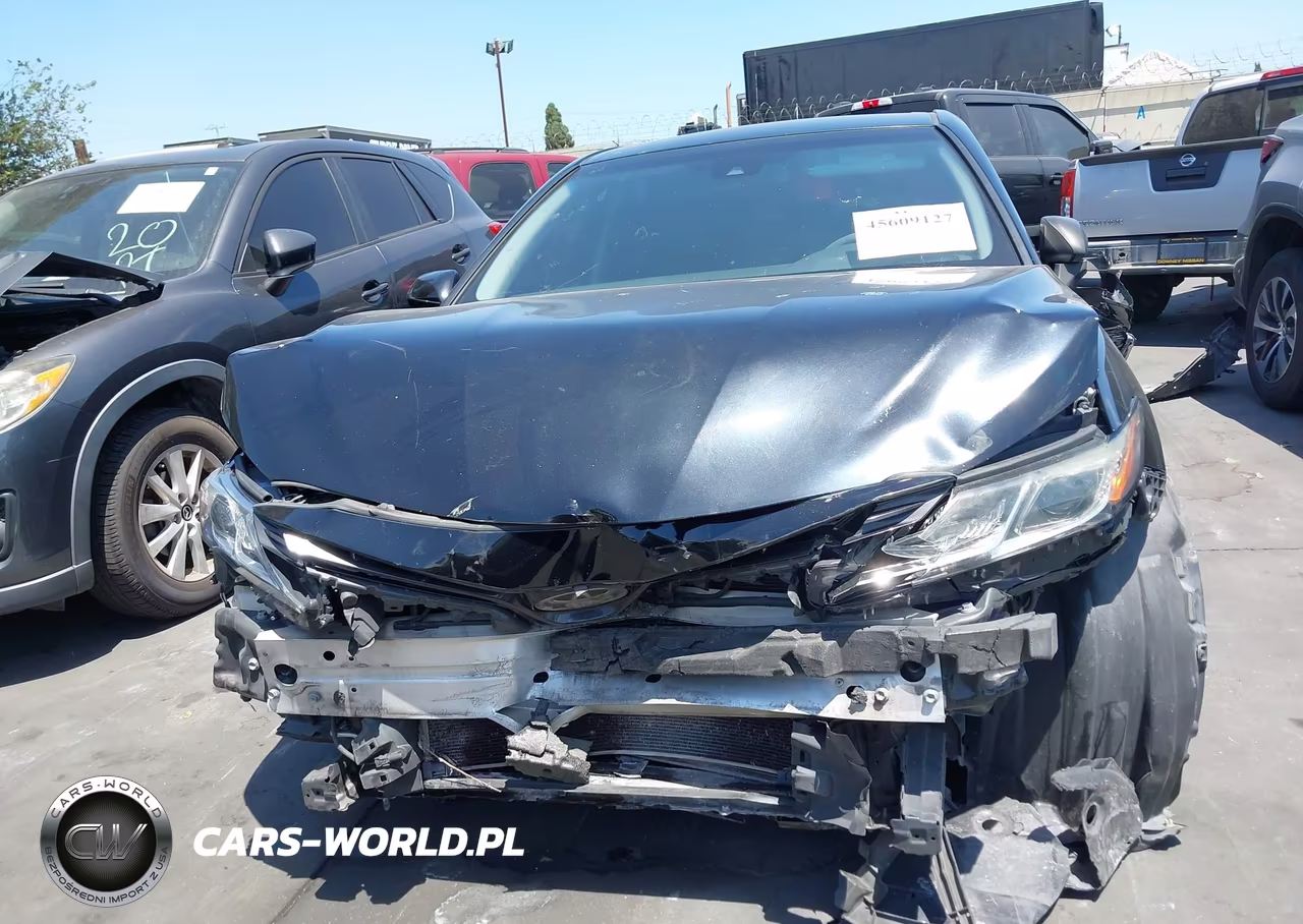 2018 Toyota Camry Le VIN:JTNB11HK3J3021101 - 11