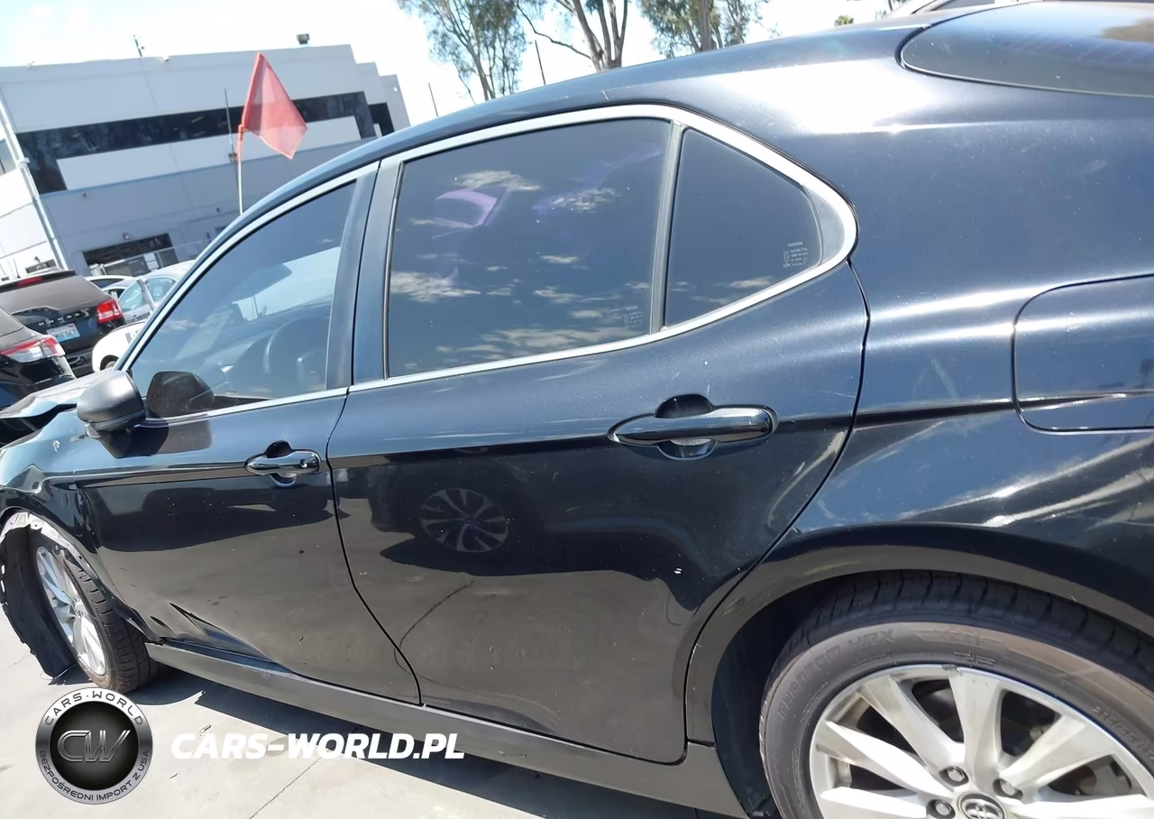 2018 Toyota Camry Le VIN:JTNB11HK3J3021101 - 13