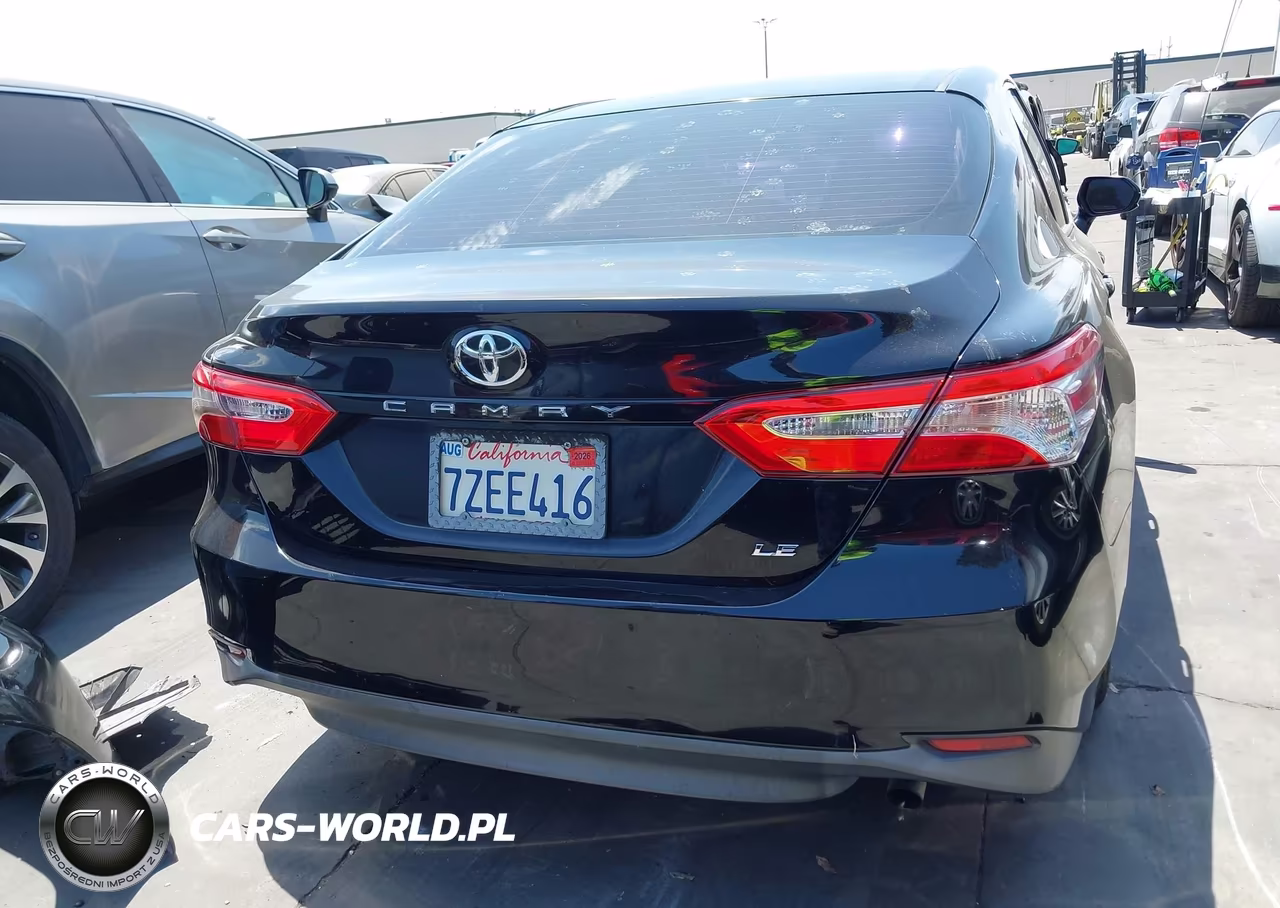 2018 Toyota Camry Le VIN:JTNB11HK3J3021101 - 15
