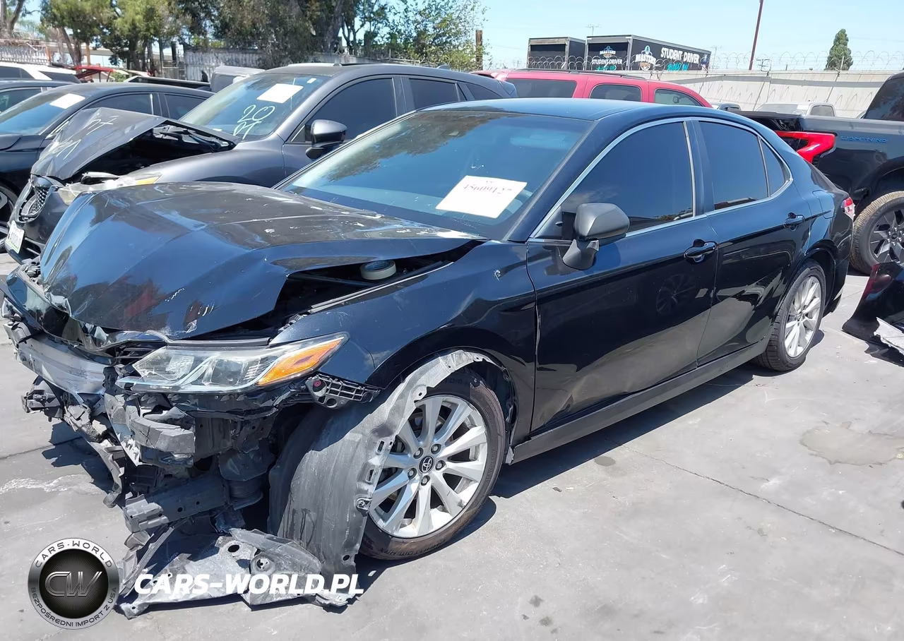 2018 Toyota Camry Le VIN:JTNB11HK3J3021101 - 2