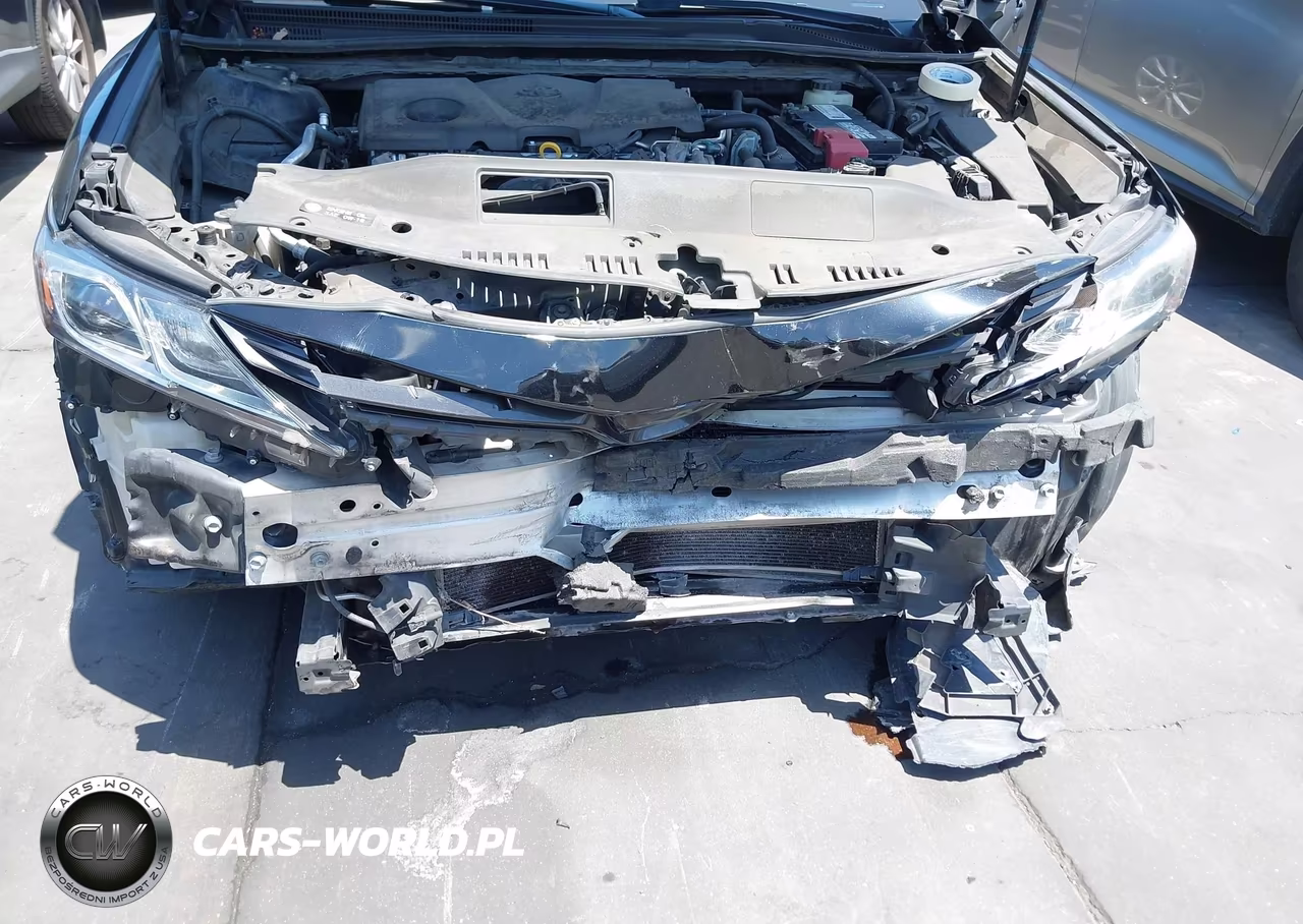 2018 Toyota Camry Le VIN:JTNB11HK3J3021101 - 6