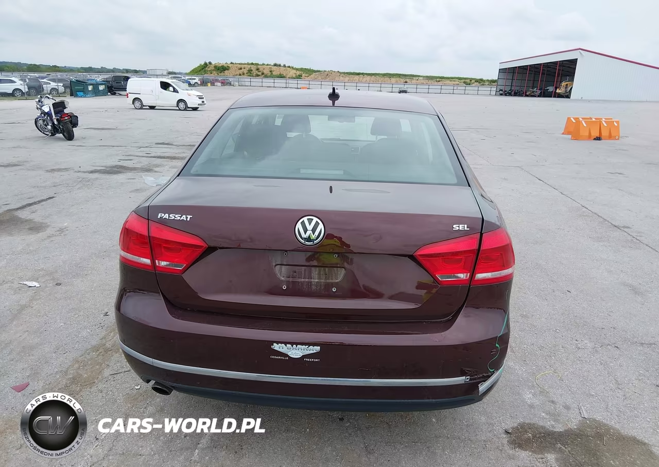 2012 Volkswagen Passat 2.5L Sel VIN:1VWCP7A32CC037724 - 17