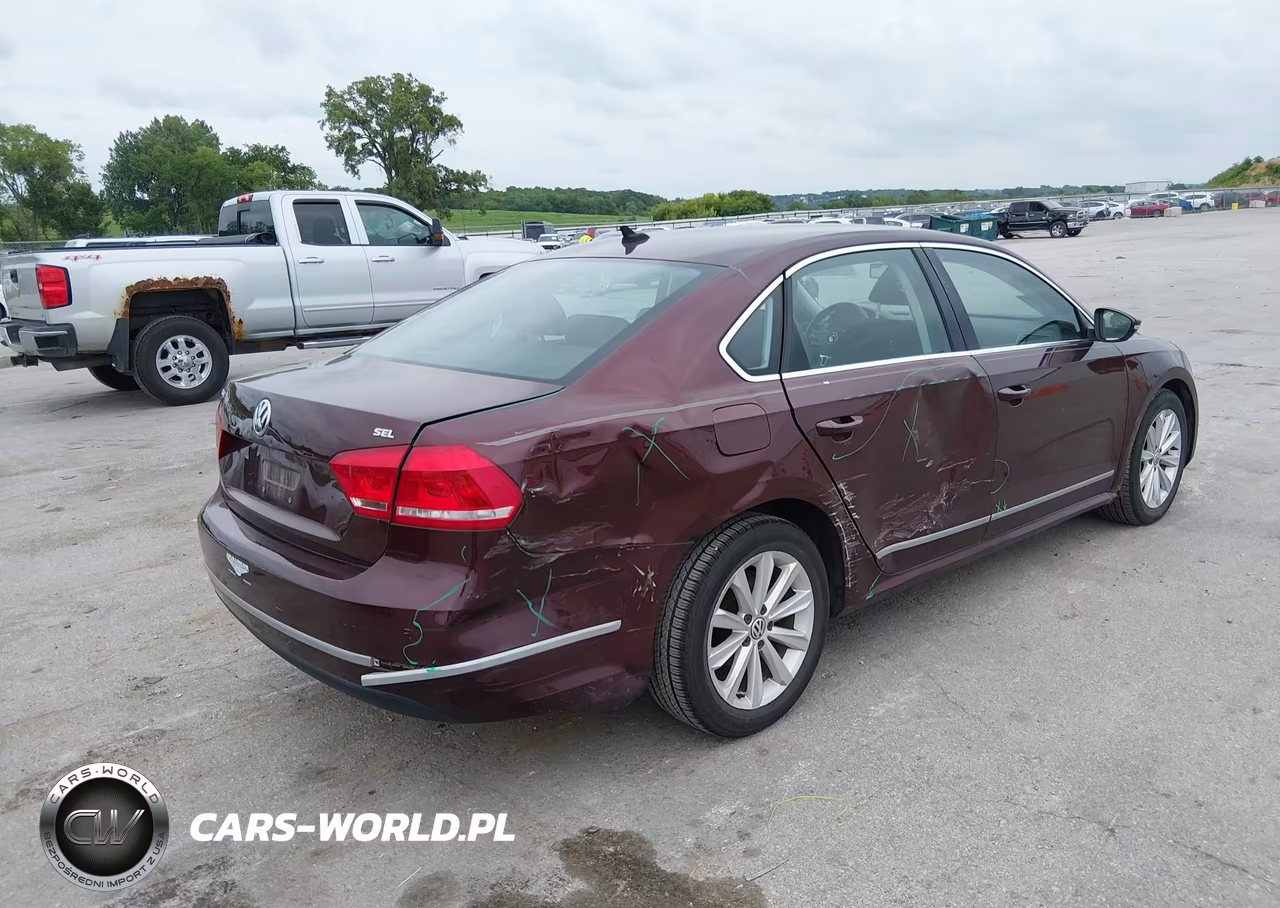 2012 Volkswagen Passat 2.5L Sel VIN:1VWCP7A32CC037724 - 4